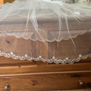 NWT Swarovski Crystal Ivory Wedding Bridal Veil with Scalloped Beaded Edge